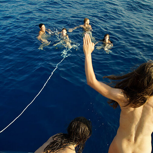 Mouvoir &ldquo;Insular Bodies&rdquo; behind the scenes: Dive into the blue