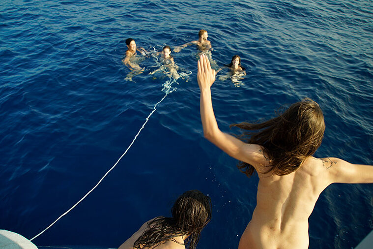 Mouvoir &ldquo;Insular Bodies&rdquo; behind the scenes: Dive into the blue