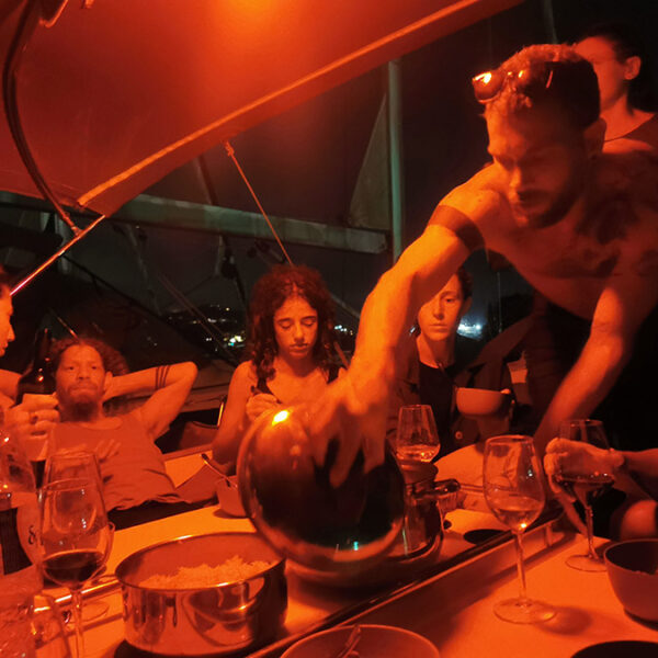 Mouvoir &ldquo;Insular Bodies&rdquo; behind the scenes: Last supper