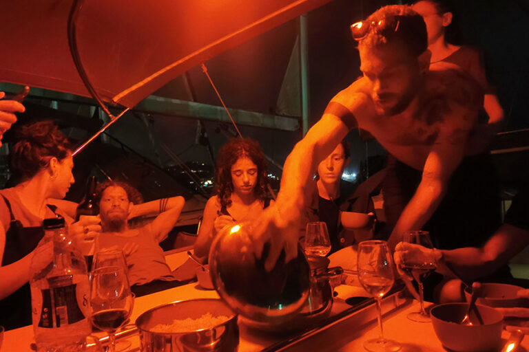 Mouvoir &ldquo;Insular Bodies&rdquo; behind the scenes: Last supper