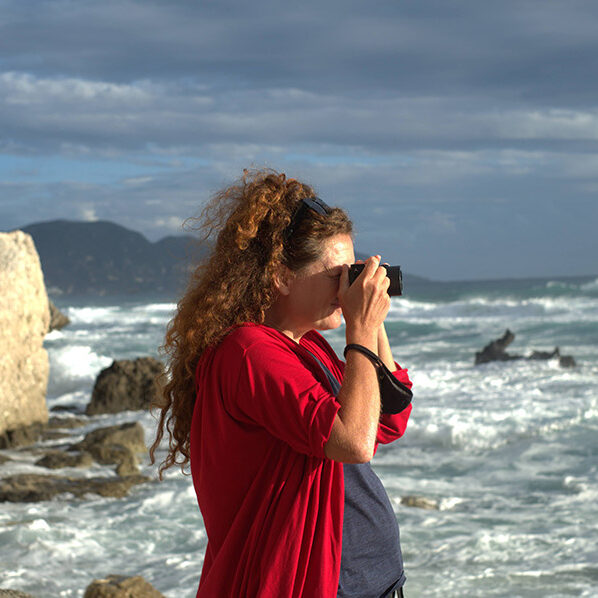 Mouvoir &ldquo;Insular Bodies&rdquo; behind the scenes: The director, Stephanie Thiersch