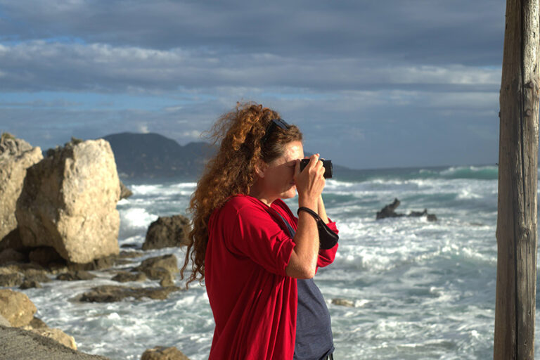 Mouvoir &ldquo;Insular Bodies&rdquo; behind the scenes: The director, Stephanie Thiersch